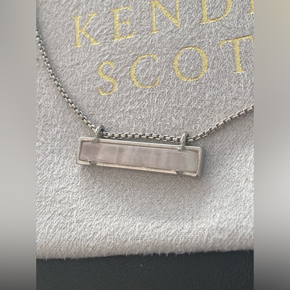 Kendra Scott Leanor Rose Quartz and Silver Pendant Necklace - Picture 2 of 12